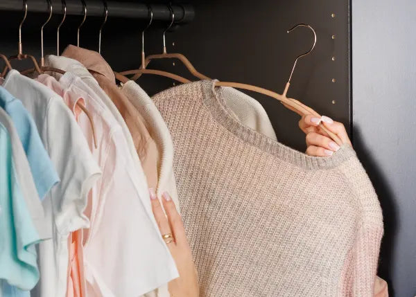 Kleiderbügel für T-Shirts