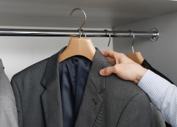 Kleiderbügel für Anzüge